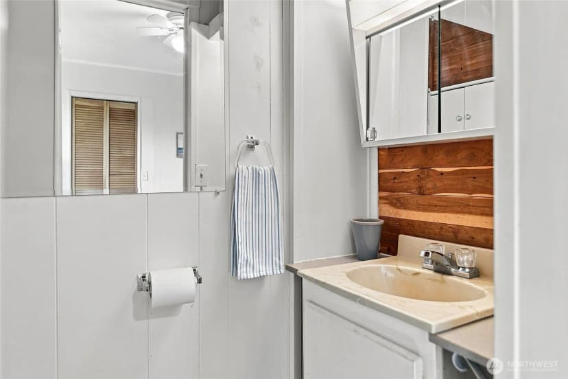 Property photo for 2401 Sw 112th Street, Burien photo 34