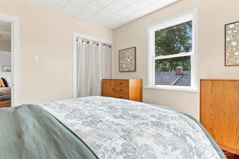 Property photo for 2401 Sw 112th Street, Burien photo 23