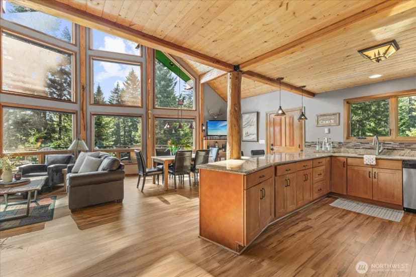 Property photo for 301 Carillon Cove Drive, Ronald photo 13