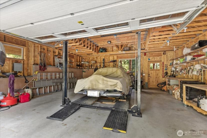 Property photo for 301 Carillon Cove Drive, Ronald photo 31