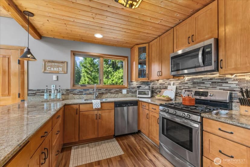 Property photo for 301 Carillon Cove Drive, Ronald photo 12