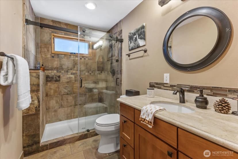 Property photo for 301 Carillon Cove Drive, Ronald photo 18