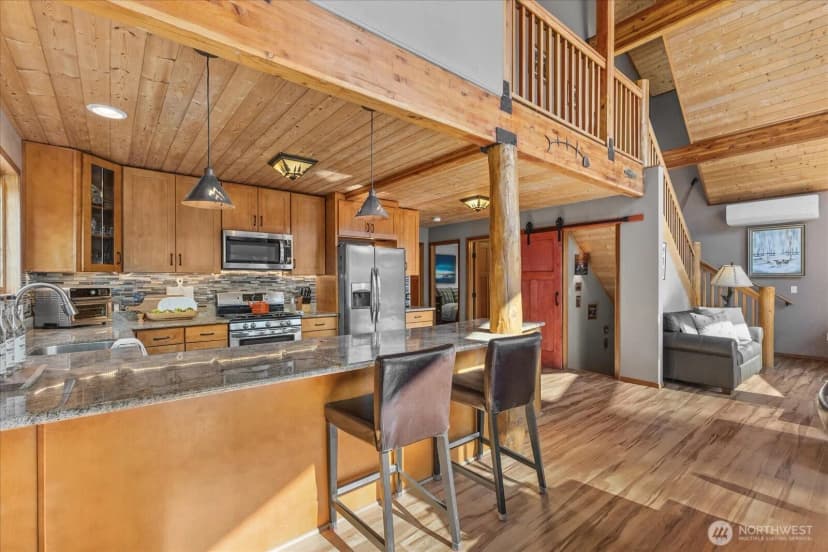 Property photo for 301 Carillon Cove Drive, Ronald photo 11