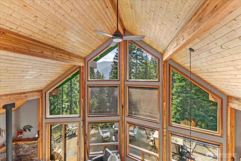 Property photo for 301 Carillon Cove Drive, Ronald photo 24