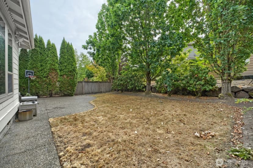 Property photo for 23527 Ne 13th Place, Sammamish photo 32