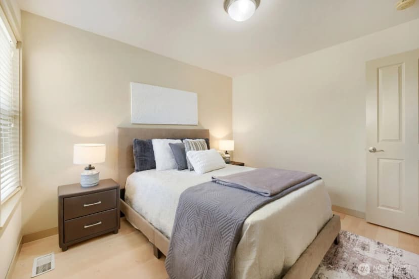 Property photo for 23527 Ne 13th Place, Sammamish photo 25