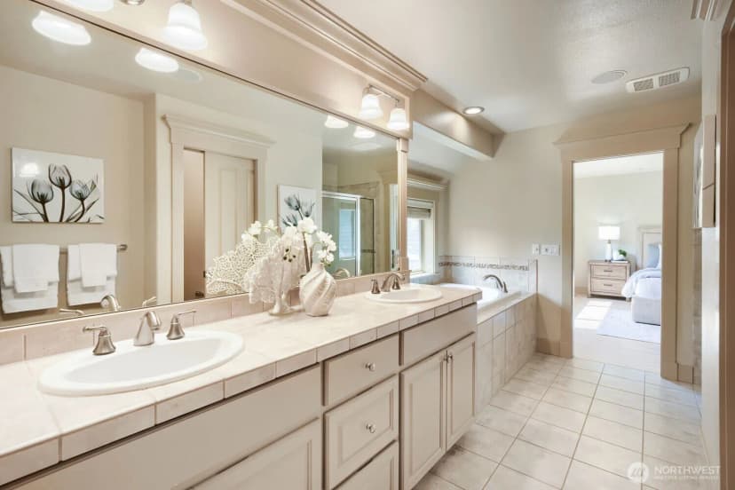 Property photo for 23527 Ne 13th Place, Sammamish photo 20