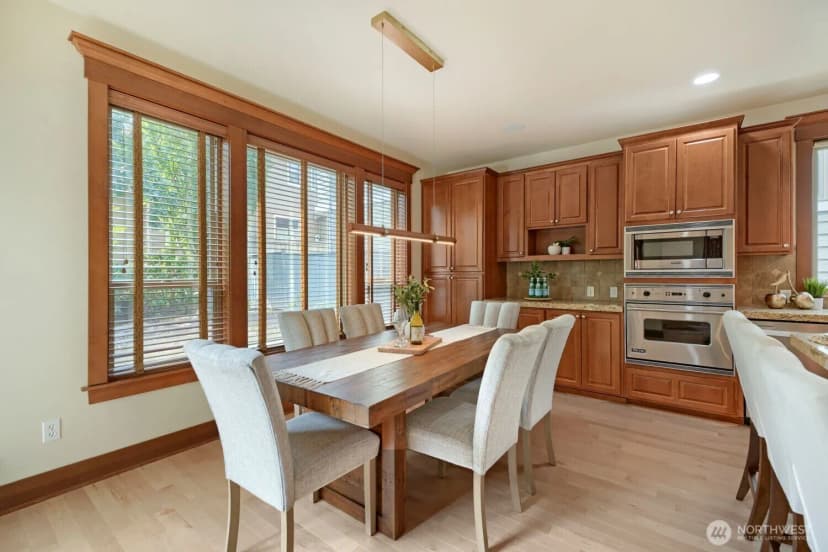 Property photo for 23527 Ne 13th Place, Sammamish photo 15