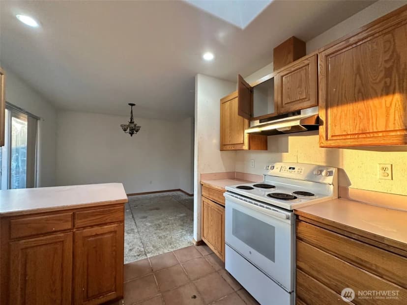 Property photo for 2111 Laurel St, Shelton photo 8