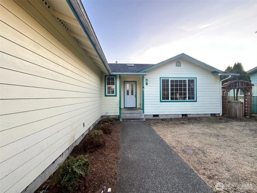 Property photo for 2111 Laurel St, Shelton photo 2