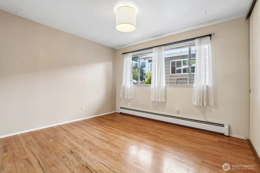 Property photo for 2352 49th Avenue Sw, Seattle photo 21
