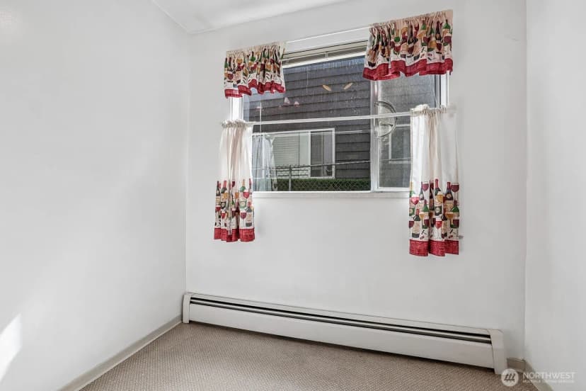 Property photo for 2352 49th Avenue Sw, Seattle photo 34