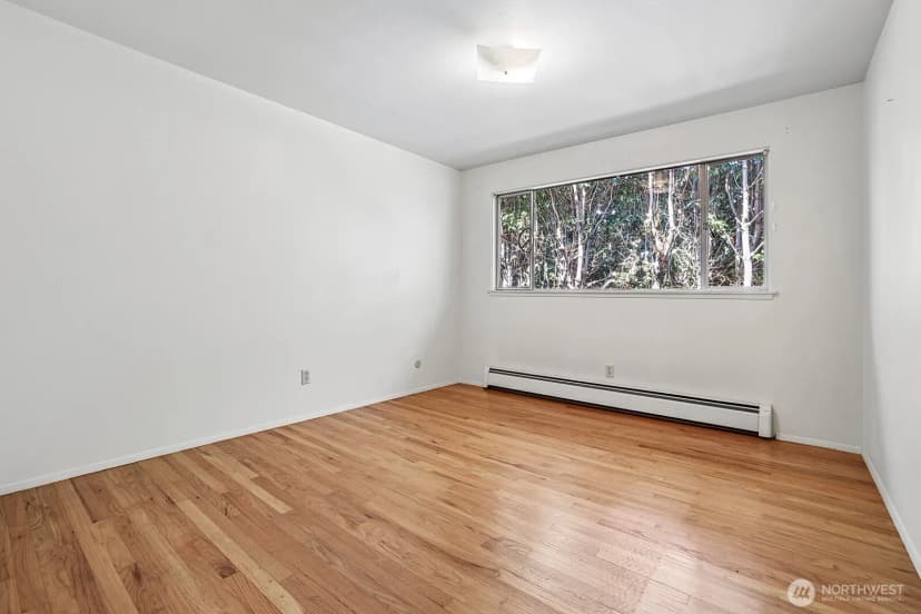 Property photo for 2352 49th Avenue Sw, Seattle photo 10
