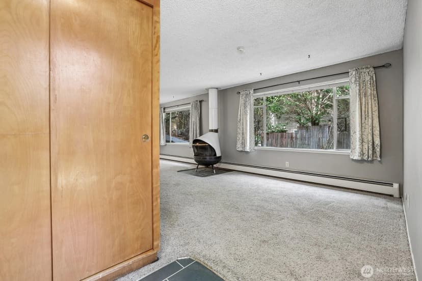 Property photo for 2352 49th Avenue Sw, Seattle photo 27