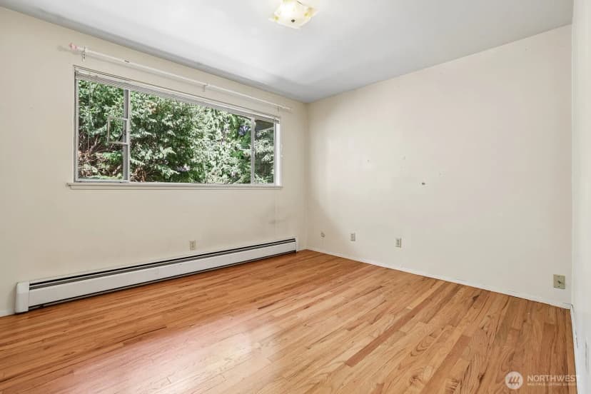 Property photo for 2352 49th Avenue Sw, Seattle photo 11