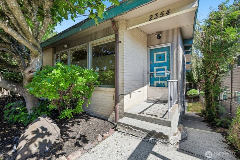 Property photo for 2352 49th Avenue Sw, Seattle photo 13