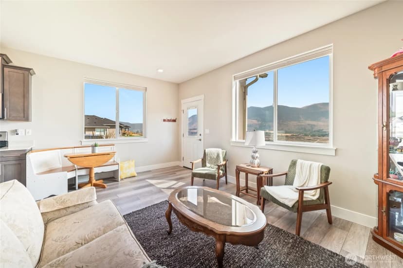 Property photo for 28 13th Street Se, East Wenatchee photo 31