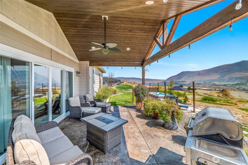 Property photo for 28 13th Street Se, East Wenatchee photo 2