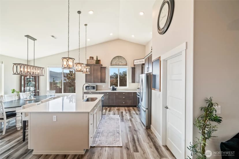 Property photo for 28 13th Street Se, East Wenatchee photo 15