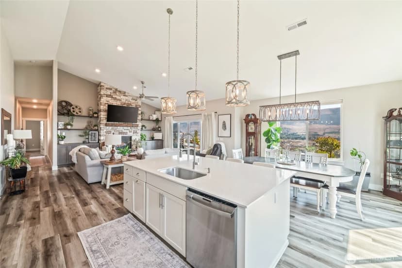 Property photo for 28 13th Street Se, East Wenatchee photo 16