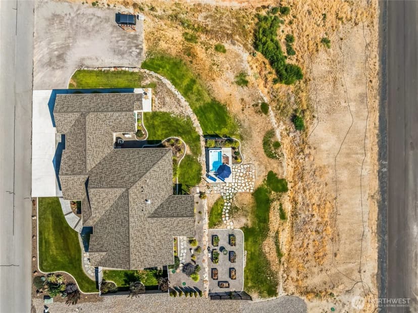 Property photo for 28 13th Street Se, East Wenatchee photo 3