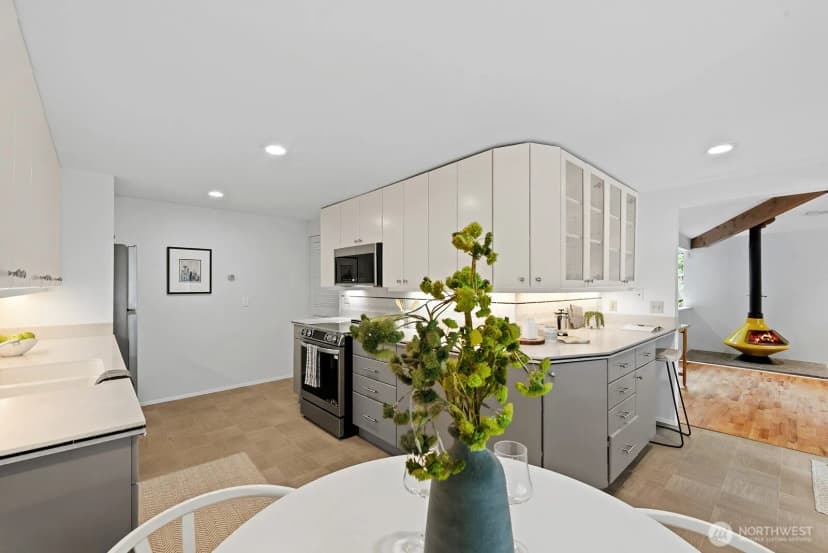 Property photo for 11045 Alton Avenue Ne, Seattle photo 18