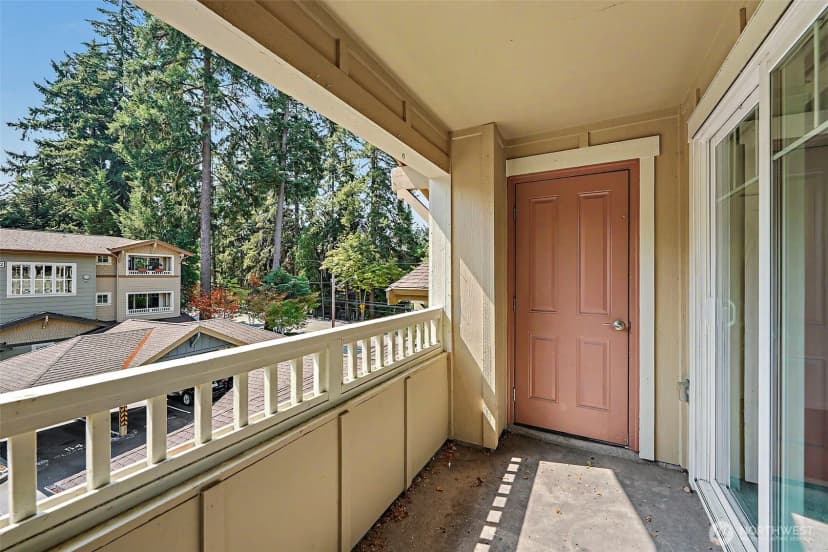 Property photo for 11312 124th Avenue Ne #302, Kirkland photo 20