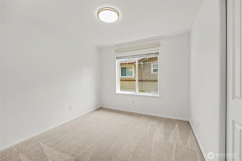Property photo for 11312 124th Avenue Ne #302, Kirkland photo 13