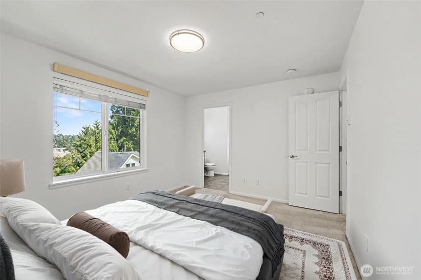 Property photo for 11312 124th Avenue Ne #302, Kirkland photo 10