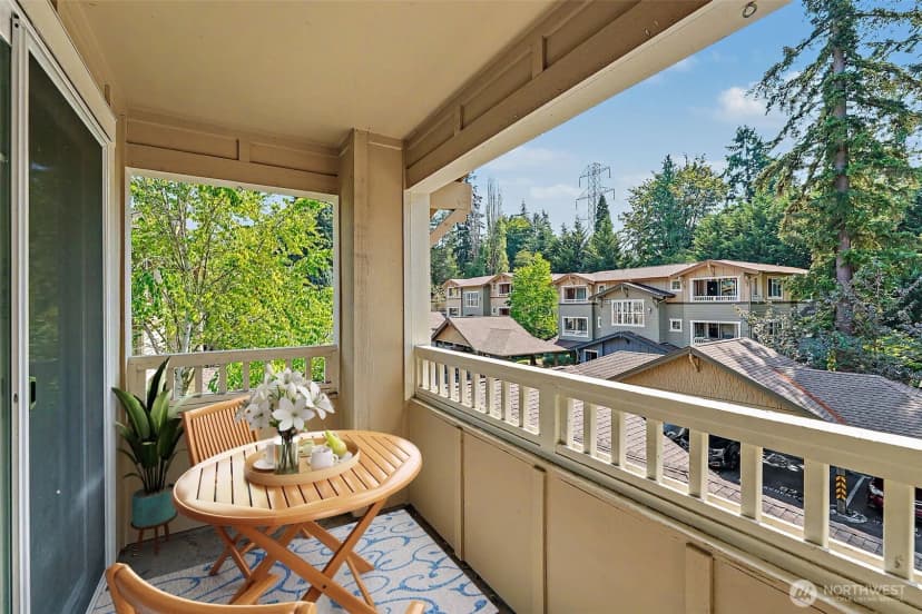 Property photo for 11312 124th Avenue Ne #302, Kirkland photo 6