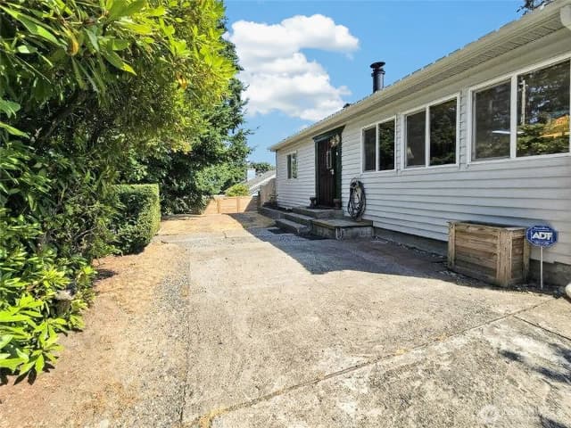 Property photo for 1311 N 155th Street, Shoreline photo 4