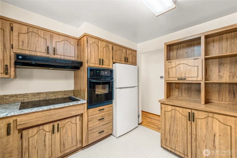 Property photo for 10837 Se 217th Street, Kent photo 11