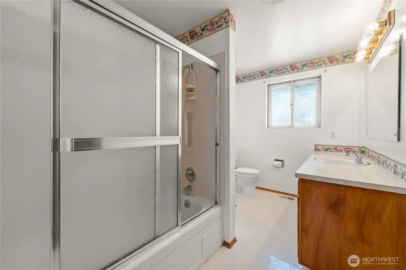 Property photo for 10837 Se 217th Street, Kent photo 18