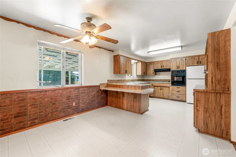 Property photo for 10837 Se 217th Street, Kent photo 10