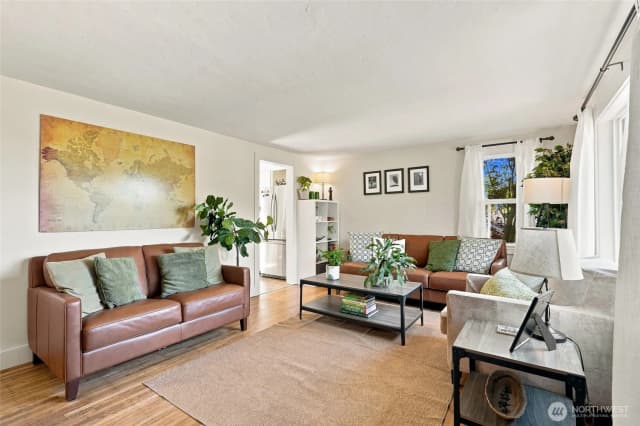 Property photo for 512 Bronson Place Ne, Renton photo 3