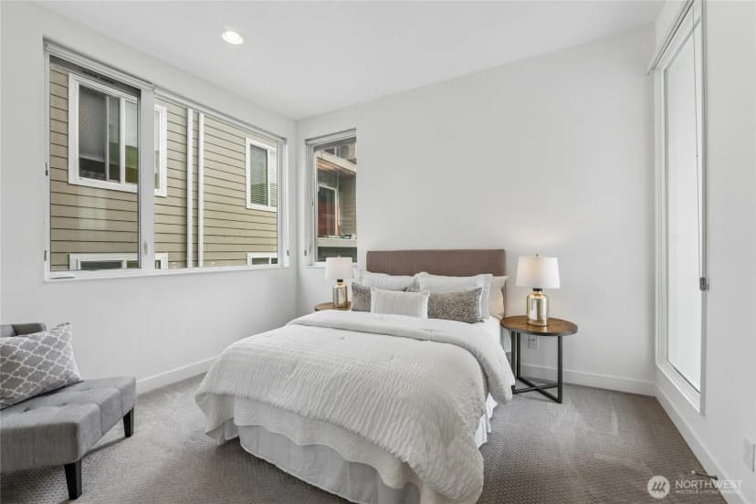 Property photo for 3920 1st Avenue Ne #c, Seattle photo 8