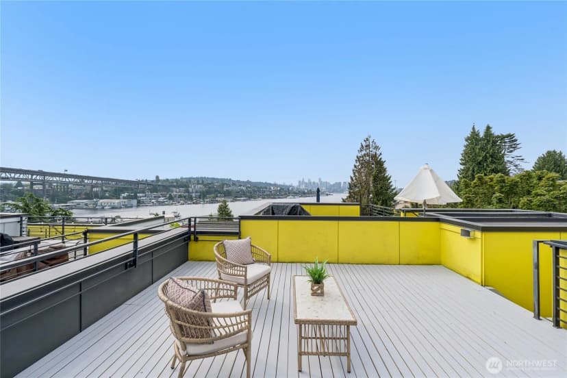 Property photo for 3920 1st Avenue Ne #c, Seattle photo 15