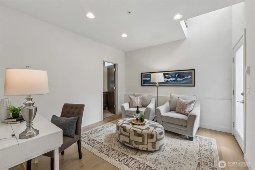 Property photo for 3920 1st Avenue Ne #c, Seattle photo 17