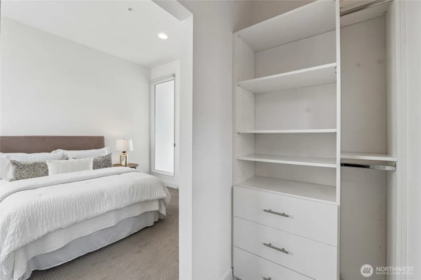 Property photo for 3920 1st Avenue Ne #c, Seattle photo 11