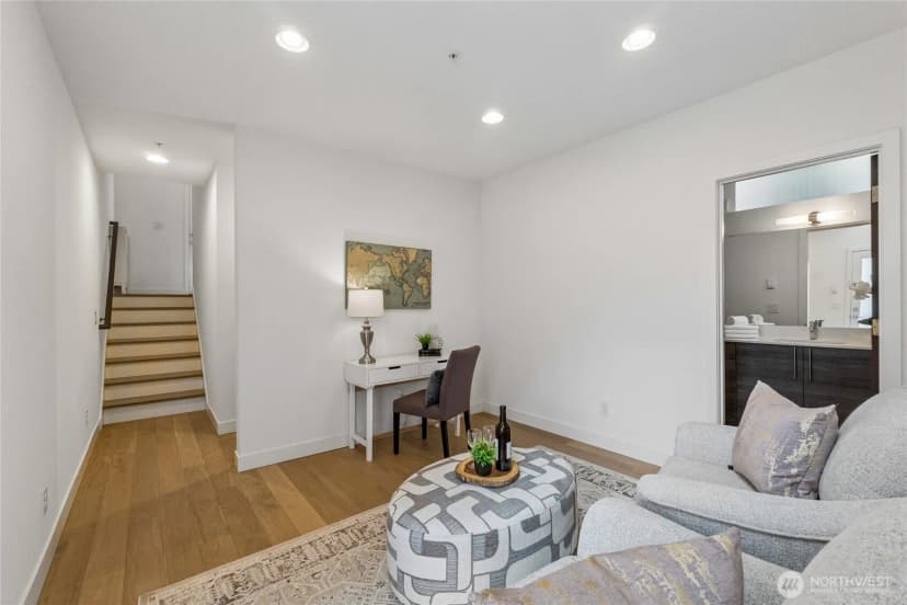 Property photo for 3920 1st Avenue Ne #c, Seattle photo 16