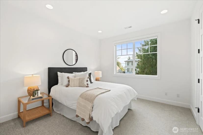 Property photo for 532 96th Avenue Ne, Bellevue photo 23