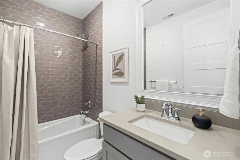Property photo for 532 96th Avenue Ne, Bellevue photo 27