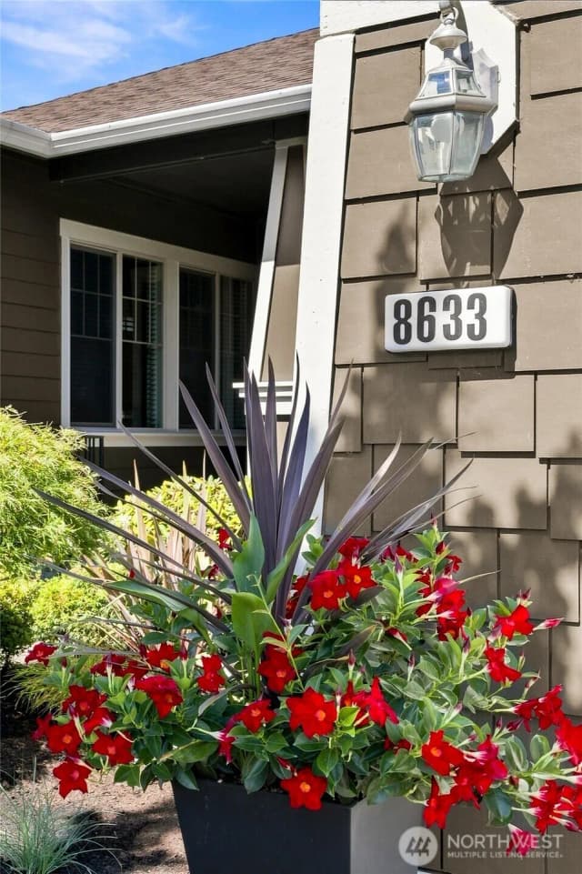 Property photo for 8633 Bainbridge Loop Ne, Lacey photo 4
