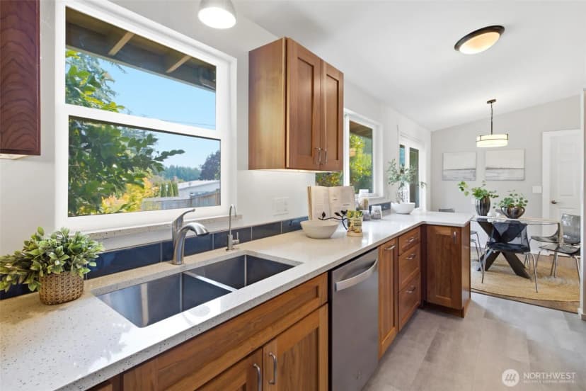 Property photo for 2411 156th Avenue Se, Bellevue photo 18
