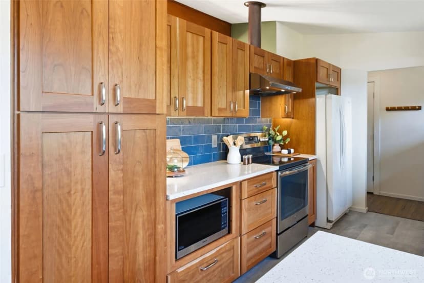 Property photo for 2411 156th Avenue Se, Bellevue photo 21
