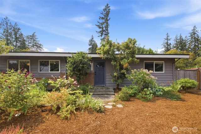Property photo for 2411 156th Avenue Se, Bellevue photo 3