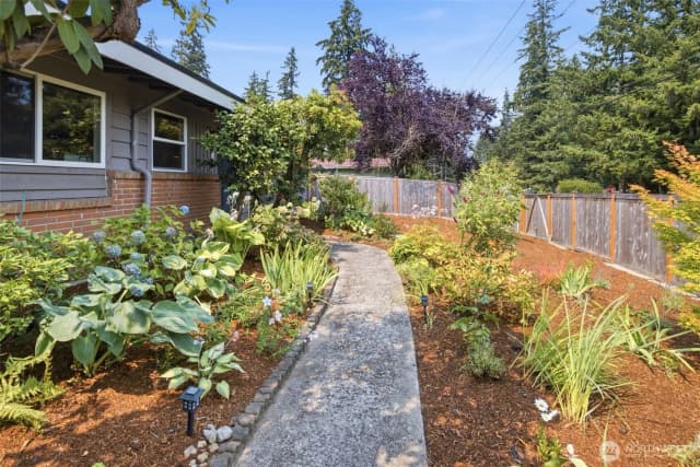 Property photo for 2411 156th Avenue Se, Bellevue photo 5