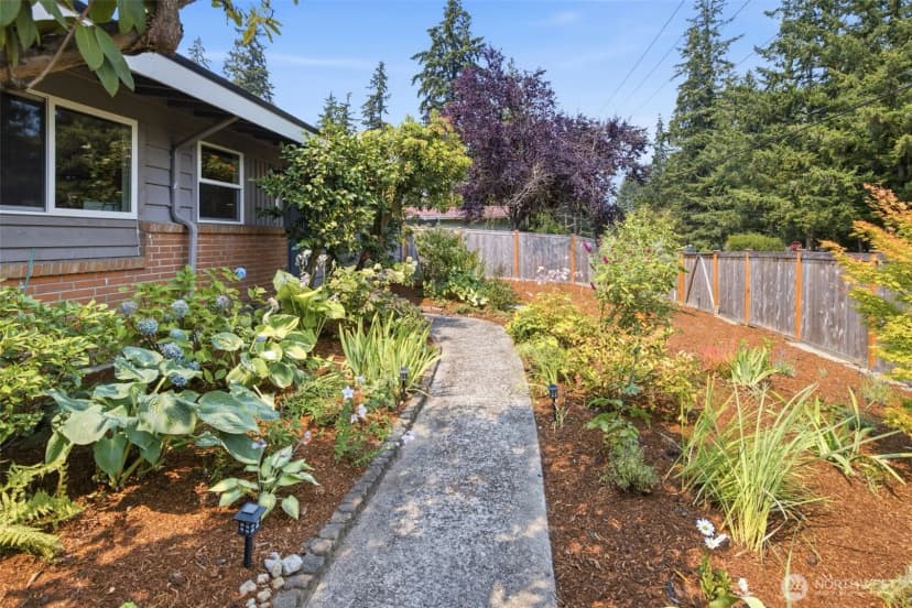 Property photo for 2411 156th Avenue Se, Bellevue photo 5