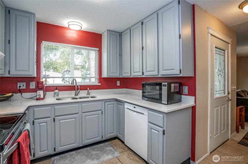 Property photo for 28705 14th Avenue S, Federal Way photo 11