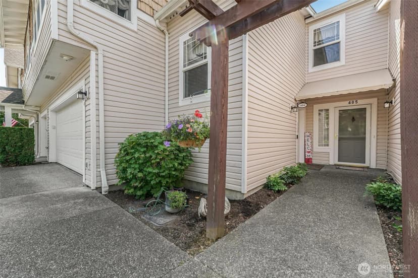 Property photo for 7322 Centerville Court #404, Stanwood photo 2